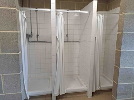 hanging / Shower Rooms