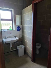 hanging / Shower Rooms