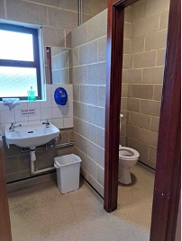 hanging / Shower Rooms
